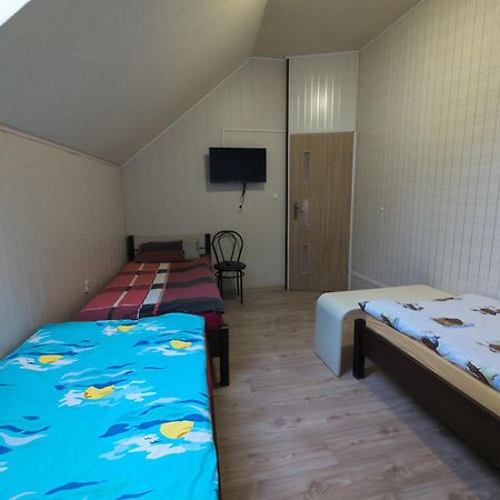 Pokoje Goscinne "U Karola" Pracownicze Scinawa Exterior foto